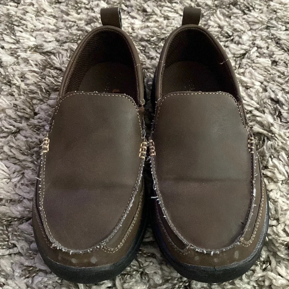 Boys size 2 dress shoes